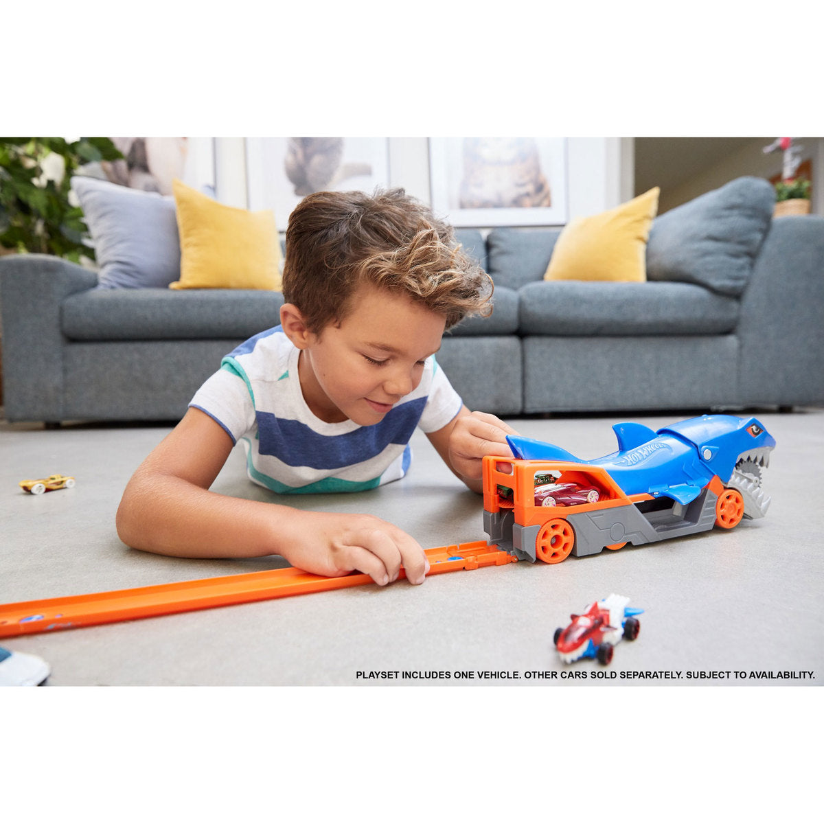 Hot Wheels Shark Chomp Transporter